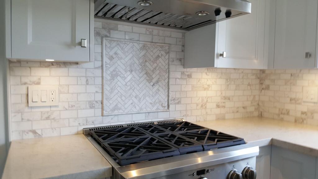 Kitchen backsplash tile installation in Richmond Hill — ceramic tile by Modern Tiling
